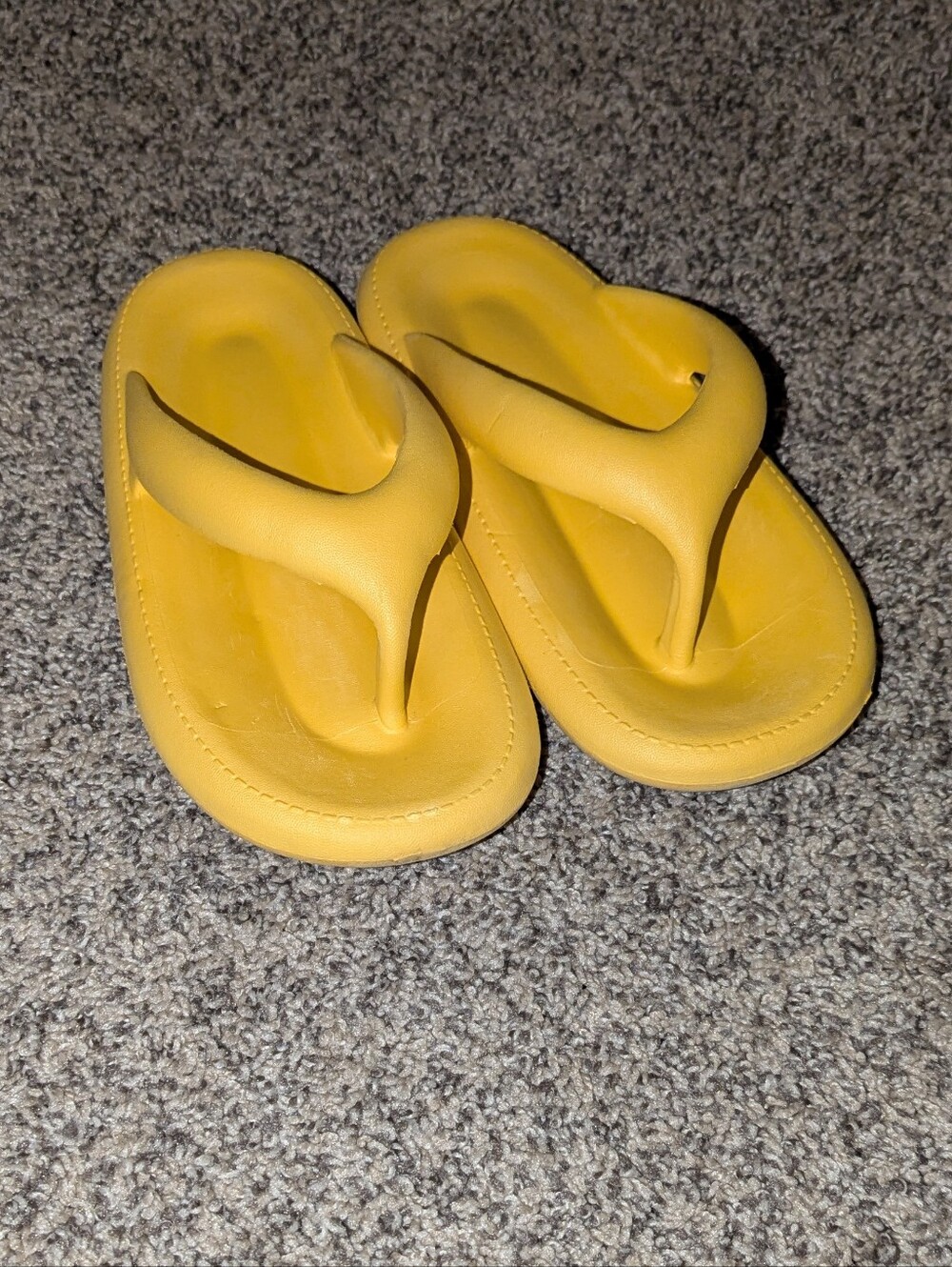 Women's Yellow Foam Flip-Flop Sandals Sz 36-37